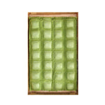 Cargar imagen en el visor de la galería, Ravioles rellenos de espinaca en pasta de espinaca - 1 kg (6 porciones)
