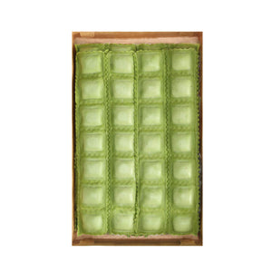 Ravioles rellenos de espinaca en pasta de espinaca - 1 kg (6 porciones)