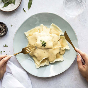 Raviolones en pasta al huevo (con la salsa que prefieras)